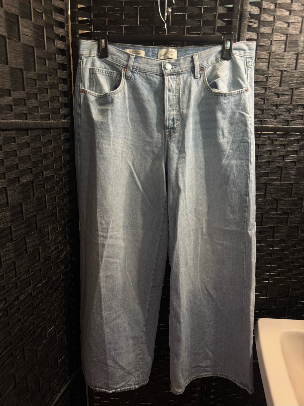 Universal Thread Light Blue Mid-Rise Wide Leg Jeans